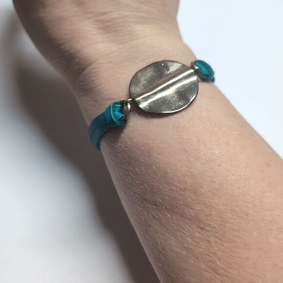 468‎ Blue Leather Silver Coin Tennis Bracelet with Toggle Clasp - Picture 1 of 5